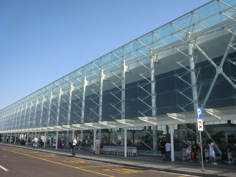 Allarme terrorismo all’aeroporto di Catania