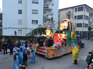 Leonforte, premiazione dei carri allegorici e dei gruppi in maschera