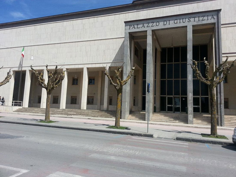 Arrestato un giovane ritenuto responsabile del furto di un portafogli all’interno del Palazzo di Giustizia di Enna