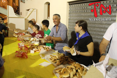 Nicosia, grande partecipazione per la Sagra del Biscotto