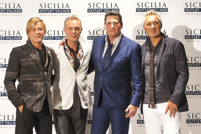 Gli Spandau Ballet infiammano il pubblico con un live d’autore al Sicilia Outlet Village