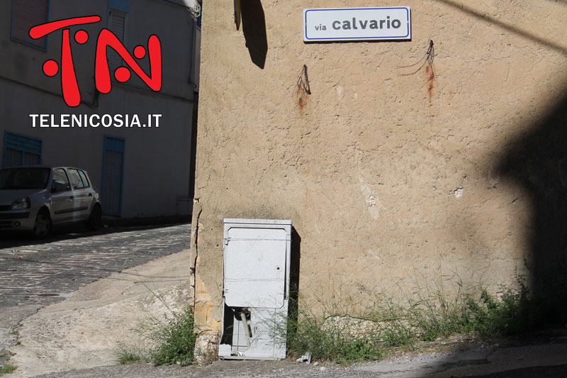 Nicosia, segnalata una cabina elettrica danneggiata