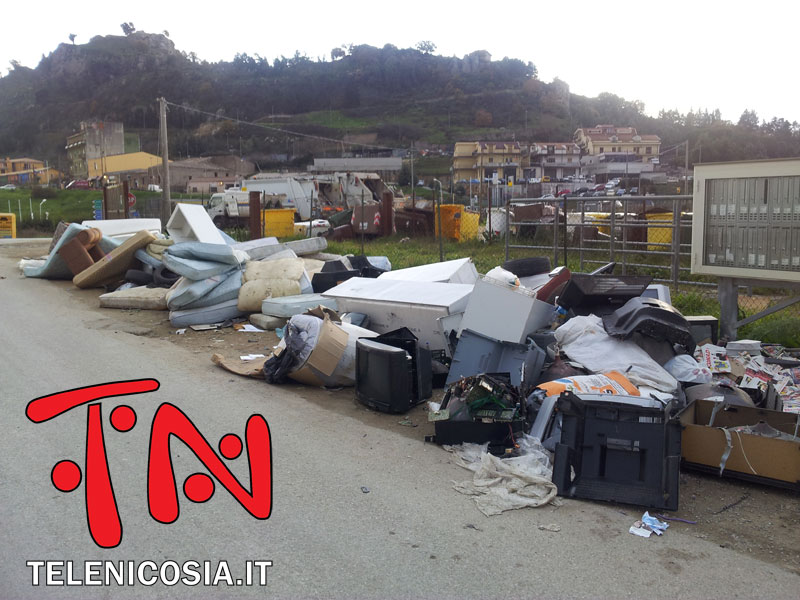 Nicosia, cumuli di rifiuti alle Crociate