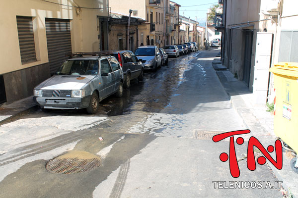 Nicosia, ancora problemi fognari in via Miracoli