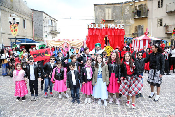 La prima sfilata del Carnevale 2016 a Villadoro