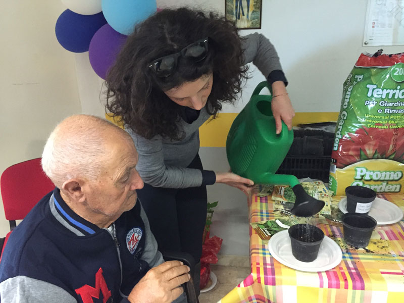 Leonforte, secondo incontro bambini-anziani presso l’ R.S.A. Ferro Branciforti Capra