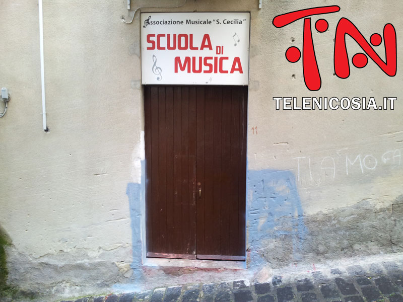 Nicosia, testa di capretto appesa all’ingresso della scuola di musica Santa Cecilia