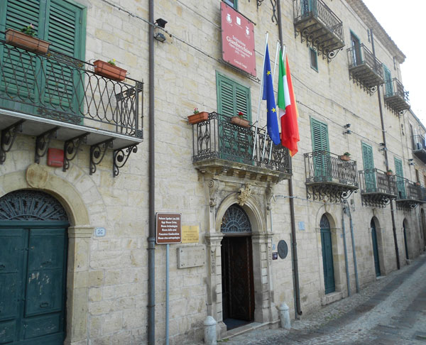 Gangi rende omaggio a Fra’ Alberto con inaugurazione teatro e museo