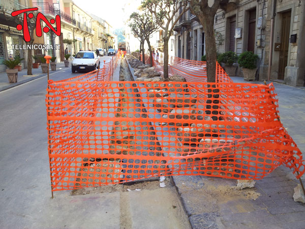 Nicosia, via Roma chiusa fino al 27 aprile e traffico in tilt