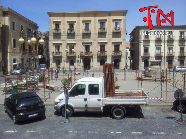 Nicosia, iniziati i lavori per il montaggio della cuspide della torre campanaria