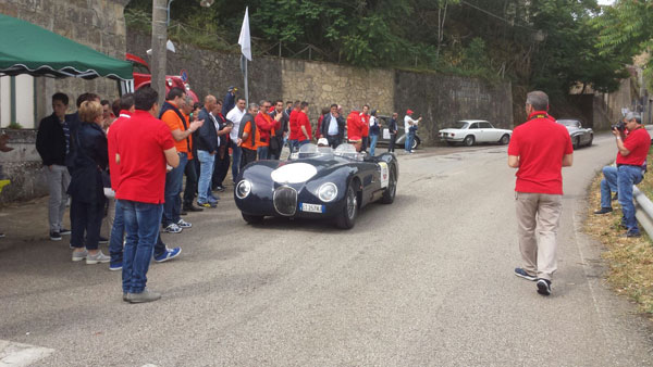 L’Associazione Veicoli Storici di Nicosia ha salutato gli equipaggi del Giro di Sicilia