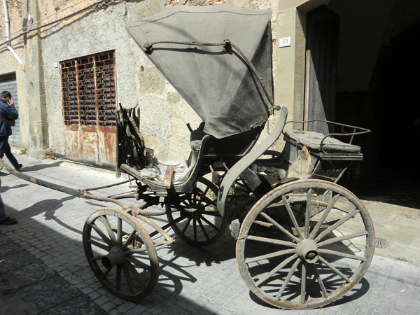 Troina, donata al comune una preziosa carrozza ottocentesca