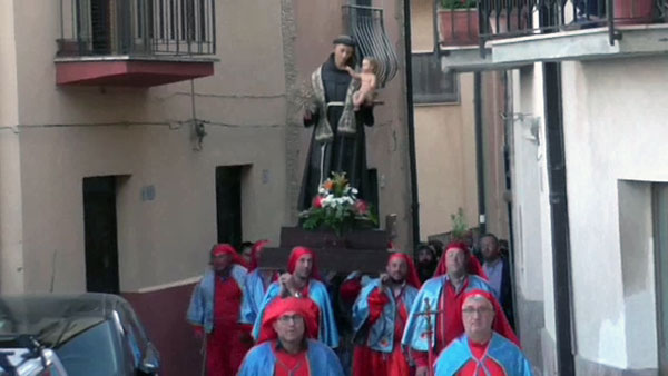 Nicosia, la festa di Sant’Antonio da Padova nel quartiere di Santa Maria Maggiore