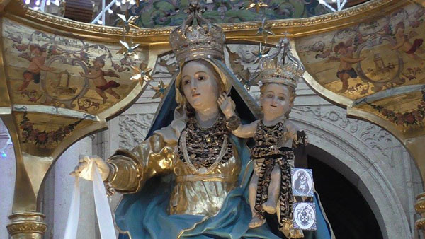 Leonforte, la processione della Madonna del Carmelo