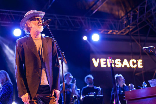 Concerto da record per Francesco De Gregori, trentamila persone a Sicilia Outlet Village