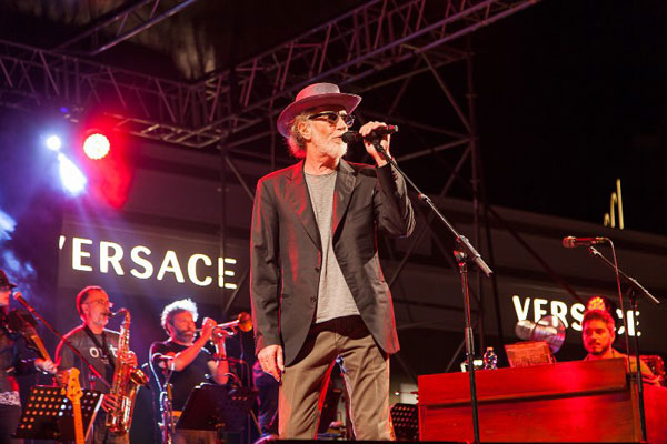 Concerto da record per Francesco De Gregori, trentamila persone a Sicilia Outlet Village