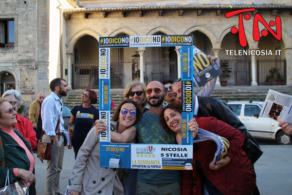 Arrivato a Nicosia il tour del M5S per il NO al referendum