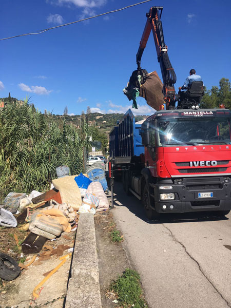 Nicosia, iniziata la pulizia straordinaria dei rifiuti ingombranti in città