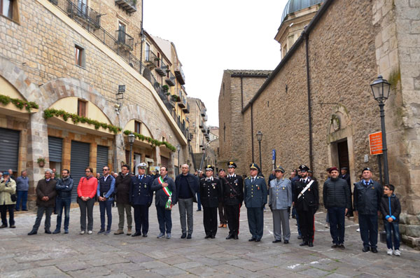 Gangi commemora i caduti e le forze armate 