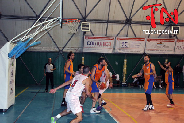 Basket, la Roncalli di Piazza Armerina batte il Nicosia per 60-46