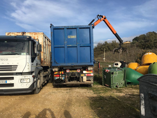 Nicosia, prosegue l’operazione di pulizia nelle ‘’mini discariche’’