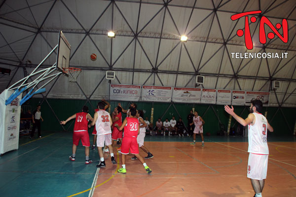 Basket, prima vittoria del Nicosia contro la capolista del campionato