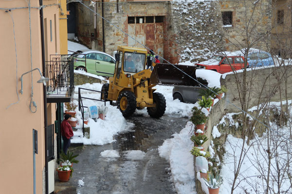 Nicosia, passata l’emergenza neve continuano gli interventi