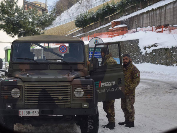 Troina, l’esercito lavora senza sosta per sgomberare il centro storico e le vie principali