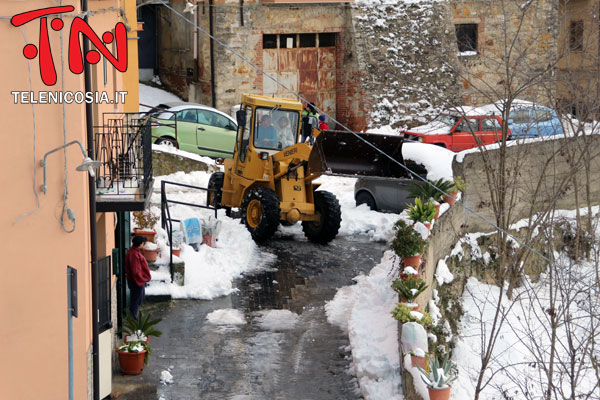 Emergenza neve a Nicosia, costeranno quasi 46 mila euro gli interventi dei mezzi