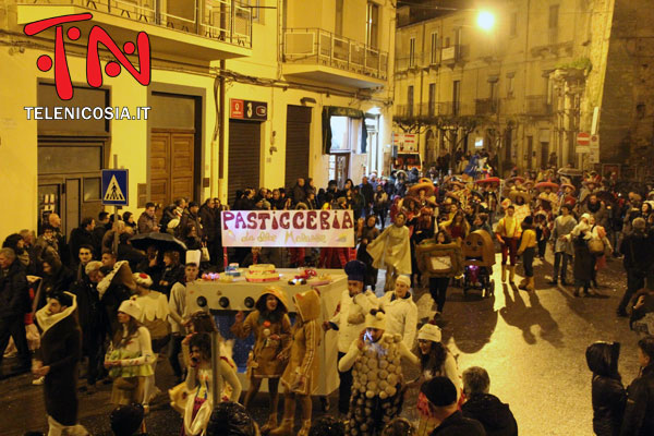 Nicosia, tanto divertimento nella sfilata domenicale del Carnevale 2017