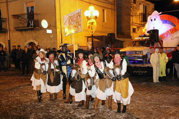 Villadoro, un’edizione colorata e divertente del carnevale 2017