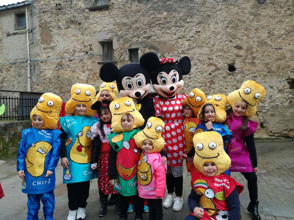 Carnevale a Sperlinga, nel segno dell’amicizia e della solidarietà con un gruppo di Cerami