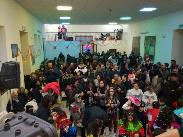 Carnevale a Sperlinga, nel segno dell’amicizia e della solidarietà con un gruppo di Cerami