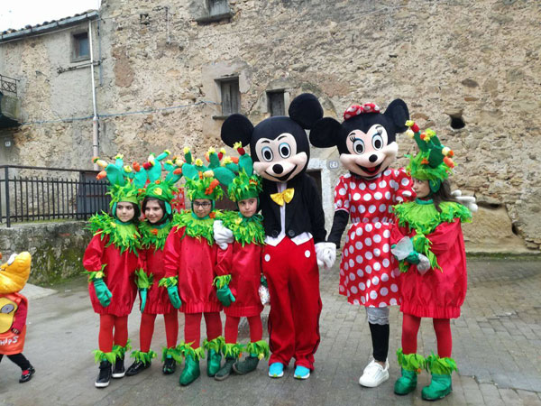 Carnevale a Sperlinga, nel segno dell’amicizia e della solidarietà con un gruppo di Cerami