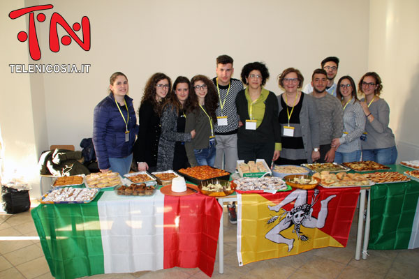 Nicosia, profumi e sapori europei alla cena dell’Erasmus+