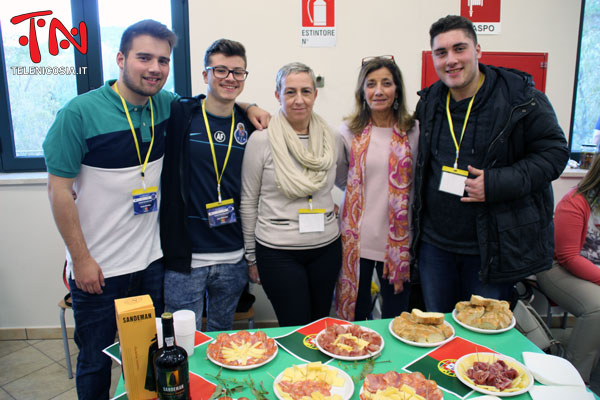 Nicosia, profumi e sapori europei alla cena dell’Erasmus+