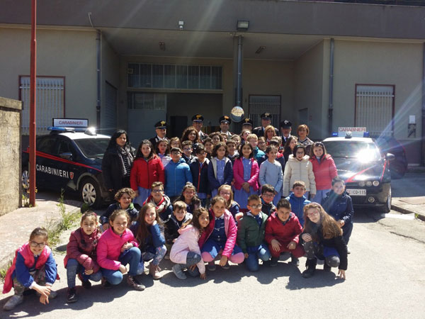 Piazza Armerina, gli alunni della scuola primaria in visita alla Compagnia Carabinieri