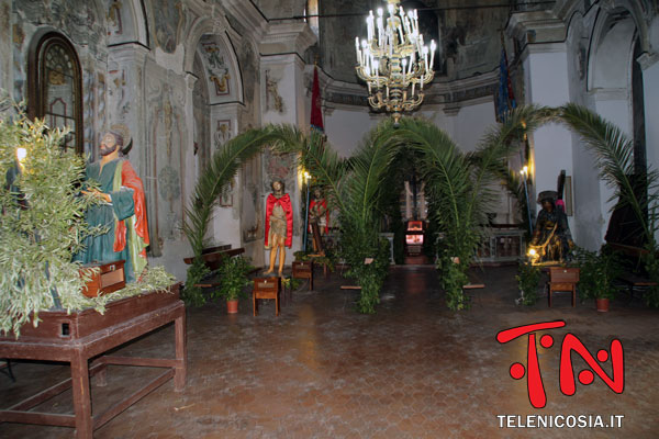 Nicosia, la tradizionale visita dei Sepolcri