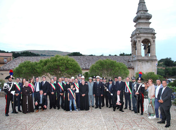 Gangi, in migliaia per assistere alla solenne processione dedicata allo Spirito Santo 