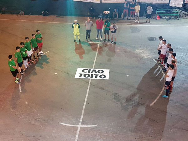 Minuto di raccoglimento per la morte di Michele Ghidara al torneo di calcio a 5 Città di Nicosia