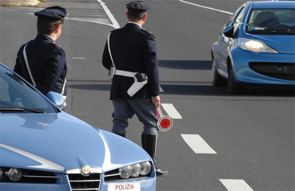 Un ventenne di Agira investe un uomo sull’autostrada Messina-Palermo