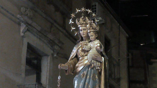 Nicosia, la processione della Madonna della Catena