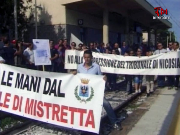 Emessi i decreti di condanna per i manifestanti che nel 2013 difesero i tribunali di Mistretta e Nicosia