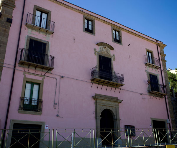 Troina, la Fondazione Famiglia Pintaura bandisce un concorso per il conferimento di una borsa di studio