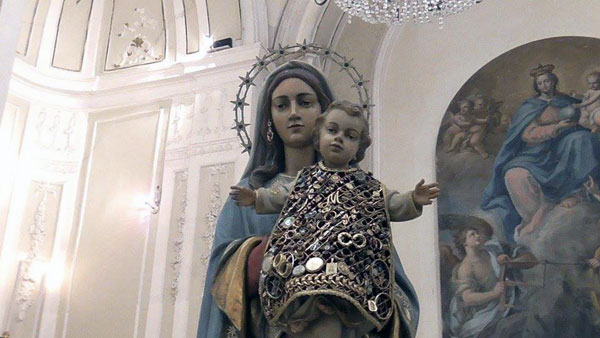 Agira, la processione della Madonna della Grazia