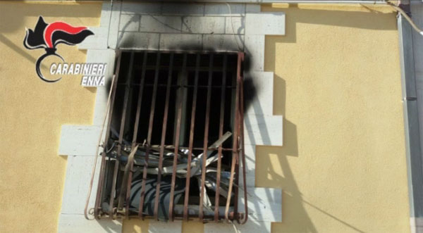 Gagliano Castelferrato, non è stato convalidato l’arresto per i due uomini ritenuti i presunti responsabili dell’incendio al municipio