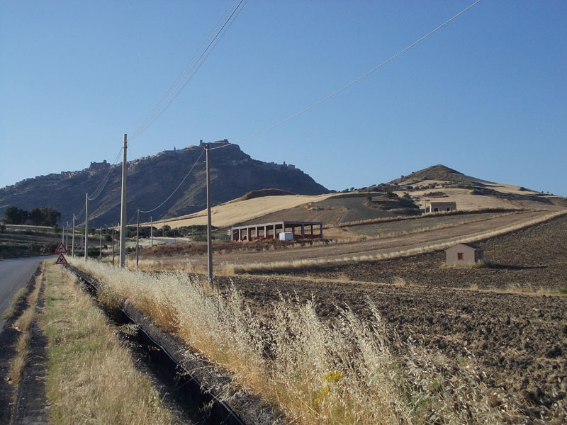 Agira, in consiglio prosegue l’ iter per la zona artigianale in contrada Caramitia