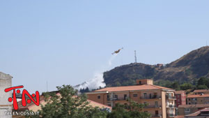 Nicosia, continua l’opera di spegnimento degli incendi